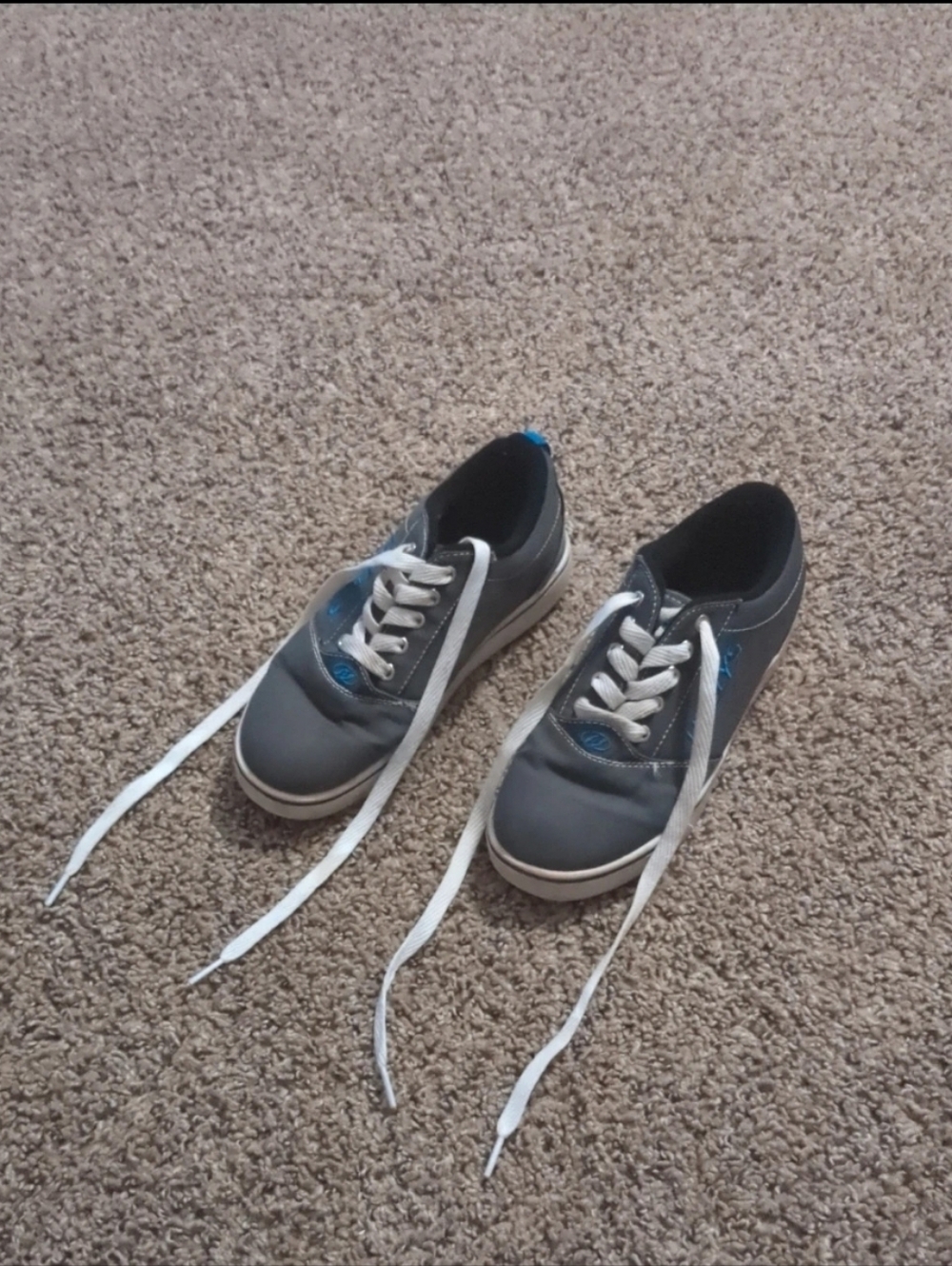 heelys